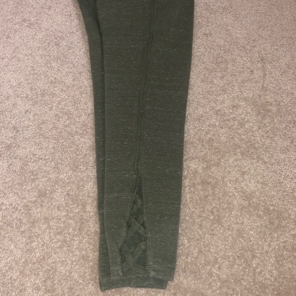Old navy workout pants - Picture 5 of 5